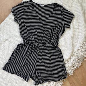 Mittoshop Black & White Striped Romper, Medium